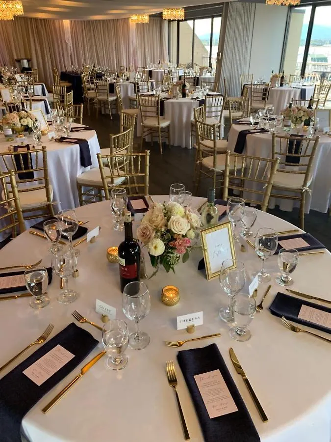 Oceanfront Suites At Cowichan Bay Hotel