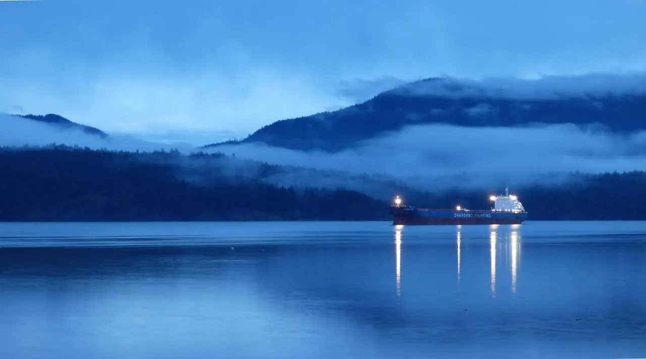 Oceanfront Suites At Cowichan Bay
