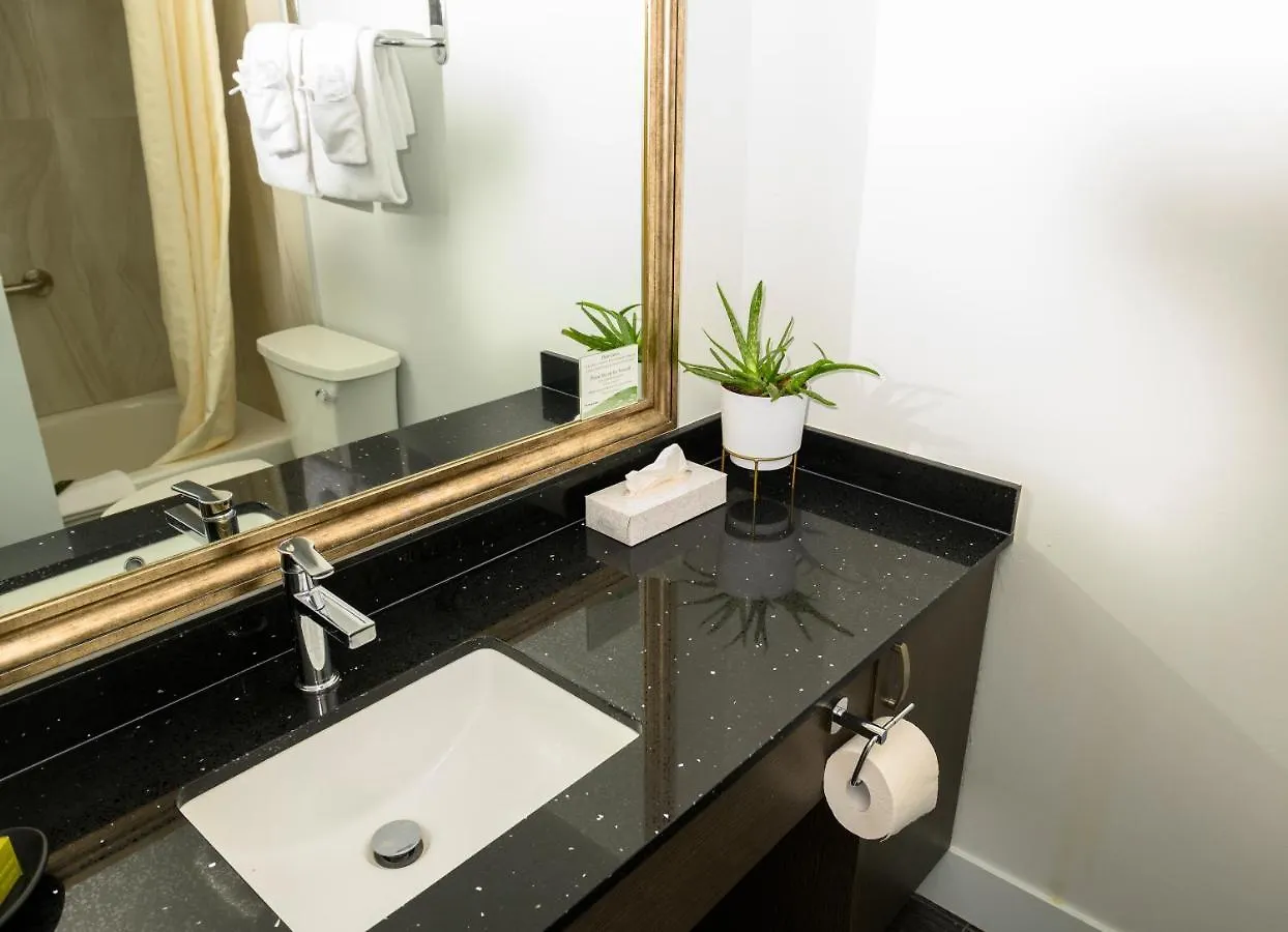 Hotel Oceanfront Suites At Cowichan Bay
