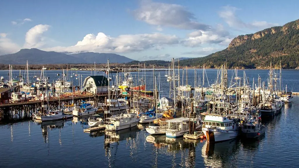 Hotel Oceanfront Suites At Cowichan Bay