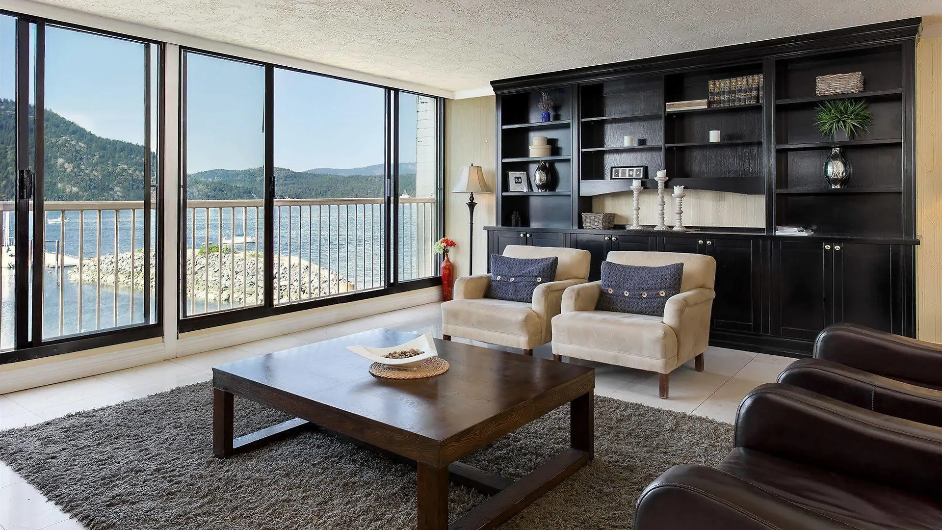 Oceanfront Suites At Cowichan Bay