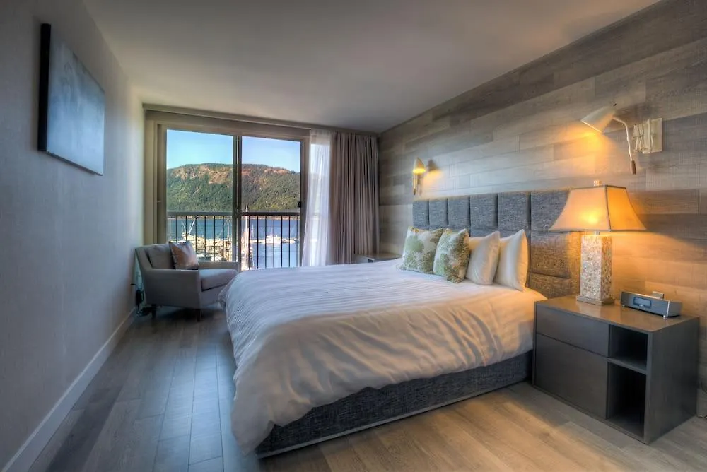 Oceanfront Suites At Cowichan Bay