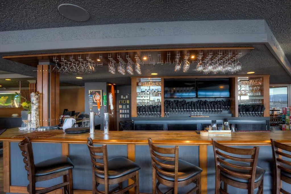 Oceanfront Suites At Cowichan Bay