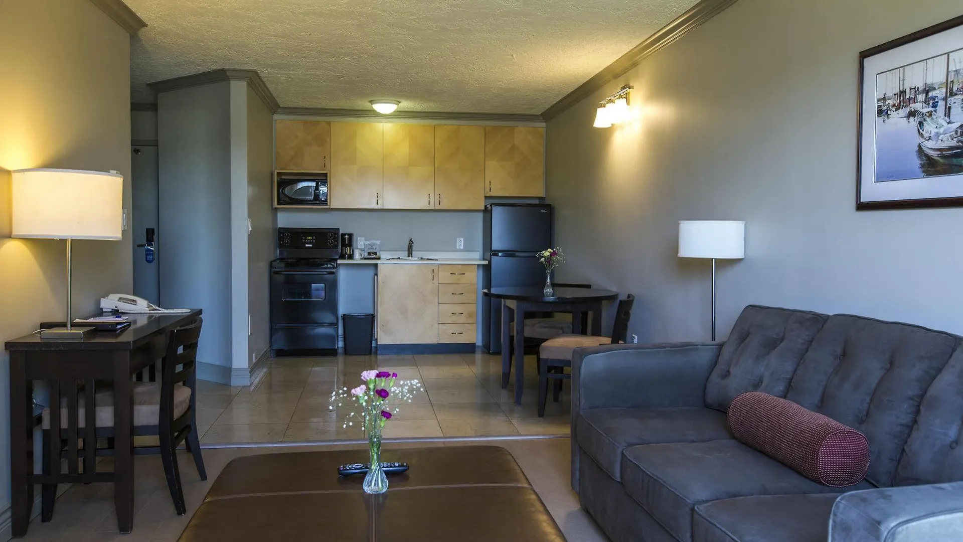 Oceanfront Suites At Cowichan Bay Hotel