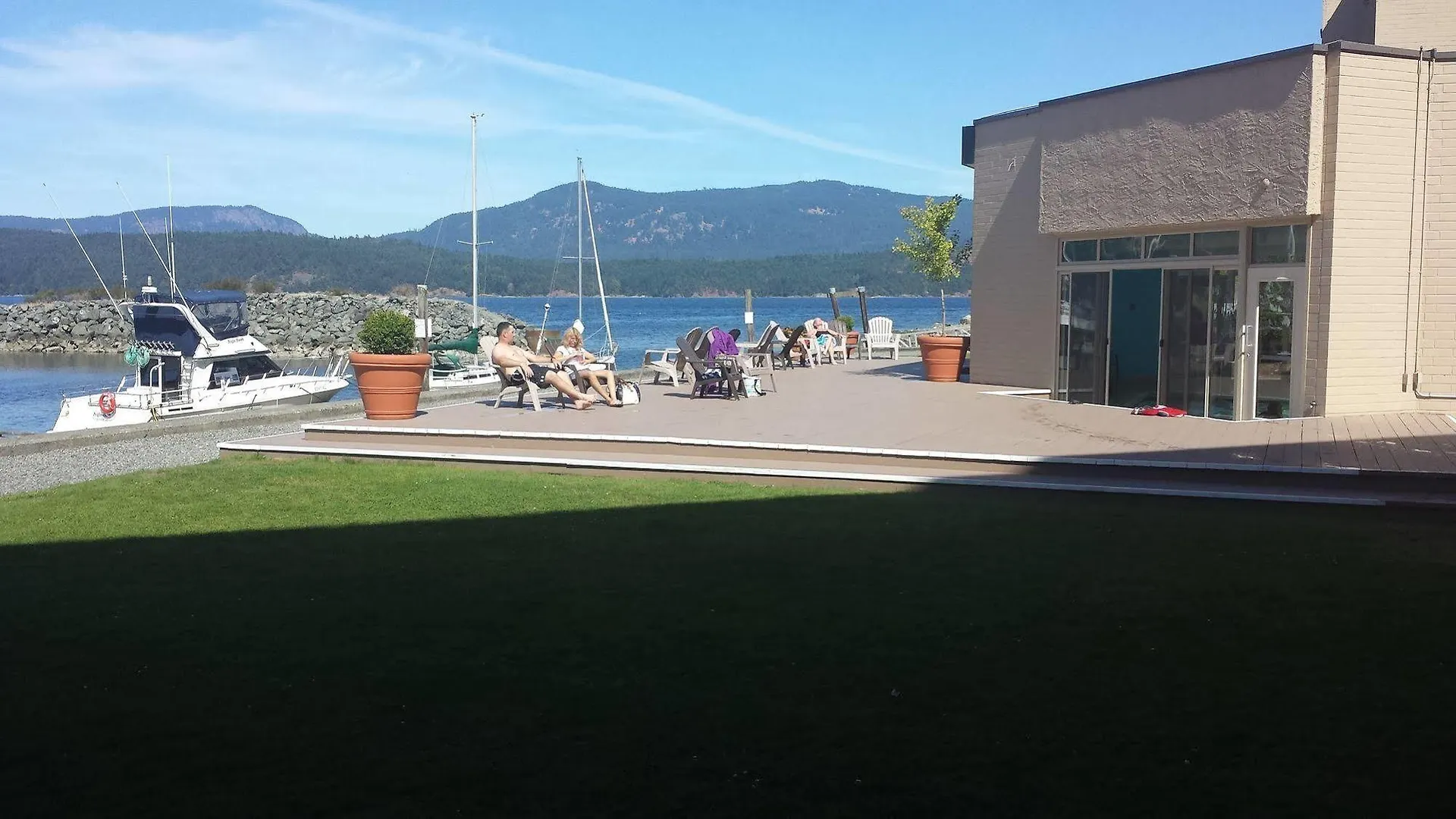 Oceanfront Suites At Cowichan Bay Canada